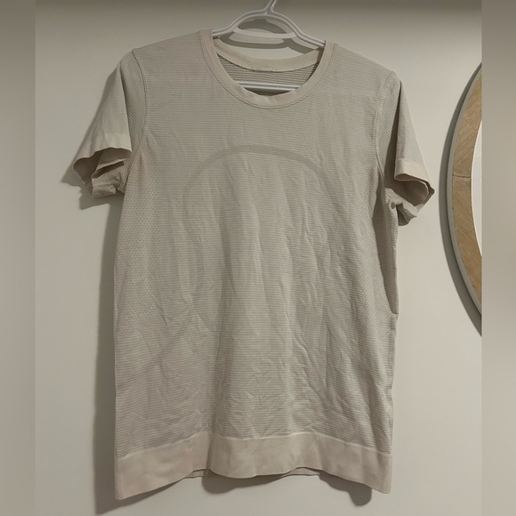 lululemon athletica Tops - Lululemon Swiftly Relaxed T-Shirt Size 8